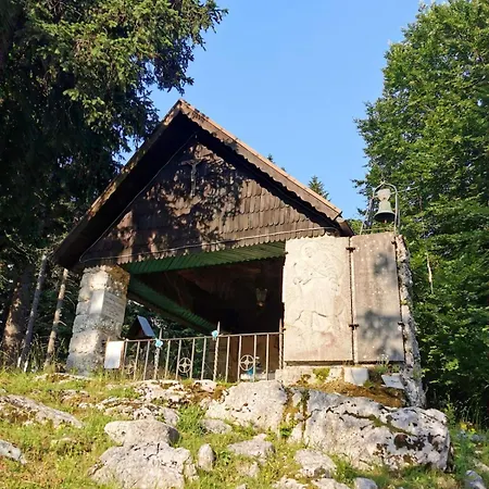 Alpine Luck Apartment, *