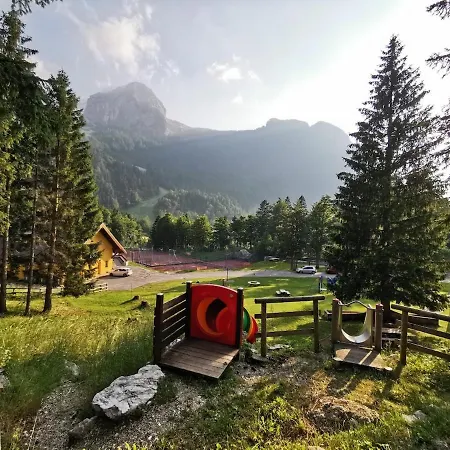 Alpine Luck Apartment, *